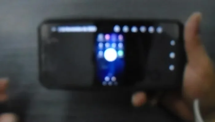 Selecciona el ícono de las tijeras (editor de video).