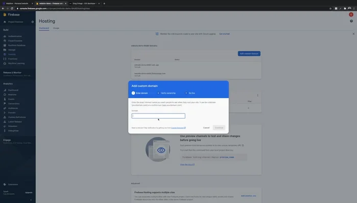(Opcional) Conectar un dominio personalizado.