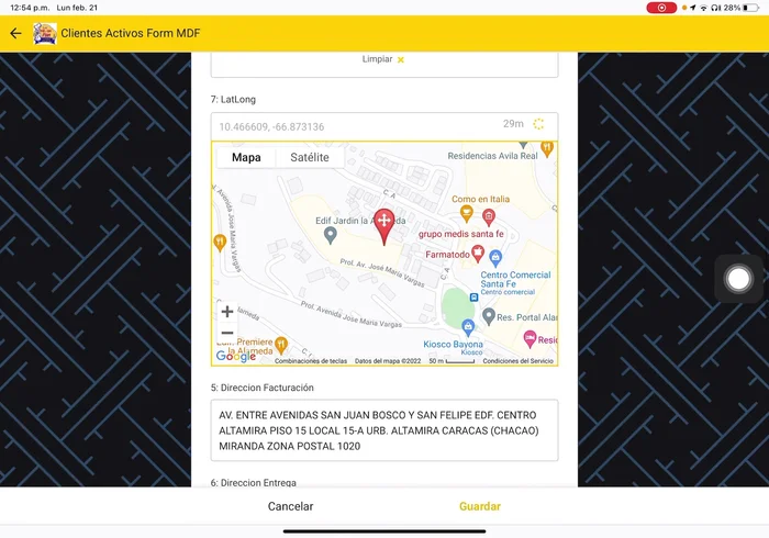 Documentar los días de visita y observaciones relevantes (necesidad de aviso previo, preferencias de entrega, etc.).
