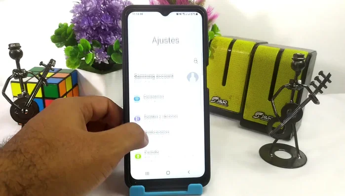 Ingresar al apartado de ajustes del móvil.