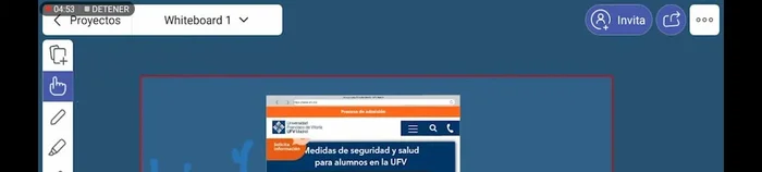 Insertar flechas para resaltar conexiones o indicar flujos de información. Se puede personalizar el color, el grosor y la sombra.