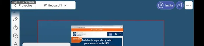 Utilizar el puntero láser para destacar elementos específicos durante la presentación.