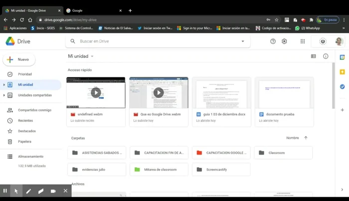 Escribir el nombre del archivo o carpeta en la barra de búsqueda.