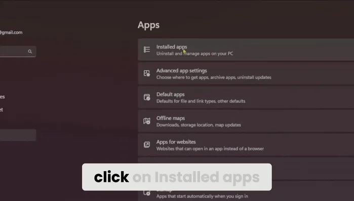 Haga clic en los tres puntos al lado de 'Cámara' y seleccione 'Opciones avanzadas'.