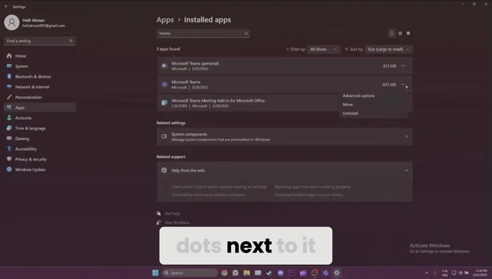 Haga clic en los tres puntos al lado de 'Cámara' y seleccione 'Opciones avanzadas'.
