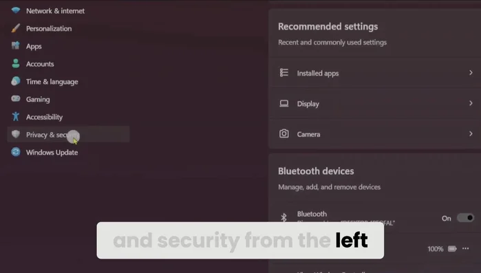 Desplácese hacia abajo y haga clic en 'Cámara'.