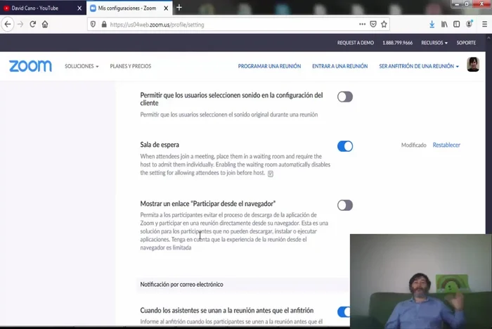Activar 'Sala de espera': Permite controlar quién entra a tu reunión y evitar intrusos.