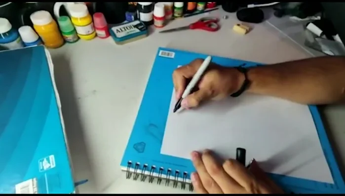 Incluir la imagen (impresa o dibujada).