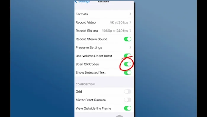 Activa la opción 'Escanear código QR'. Si ya está activado, desactívalo y vuelve a activarlo.
