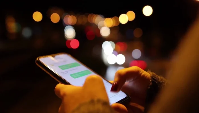 Recibir las confirmaciones de asistencia a través de mensajes instantáneos.