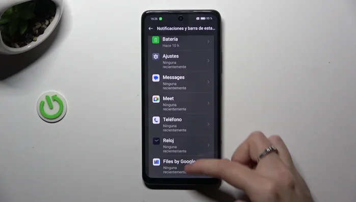 Selecciona la aplicación cuyas notificaciones deseas gestionar.