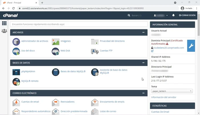 Subir archivos: Utilizar la opción 'Cargar' en la barra superior del administrador de archivos. Asegurarse de seleccionar el archivo correcto y, si ya existe un archivo con el mismo nombre, decidir si se desea sobrescribirlo. Para que un archivo sea visible en tu web, debe estar en la carpeta 'public_html'.