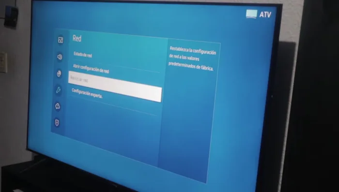 Selecciona la opción para restablecer la configuración de red.