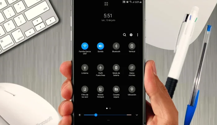 Busca la opción 'Sincronizar' en las configuraciones de notificaciones (puede variar según el dispositivo).