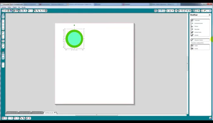 Ve a la herramienta 'Modificar' y selecciona 'Crear trazado compuesto'.