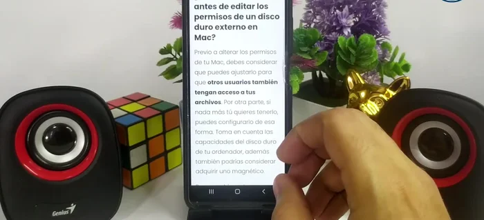 Conecta tu disco duro externo a tu Mac.
