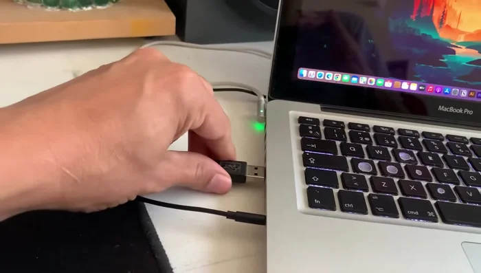 Conectar la impresora Canon PIXMA G1110 al Mac con el cable USB.