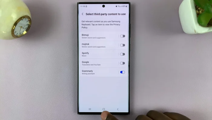 Activa o desactiva Grammarly utilizando el interruptor de palanca junto a su nombre.