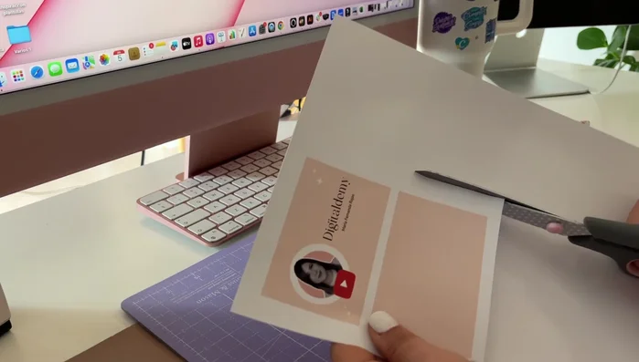 Recorta las tarjetas con cuidado.