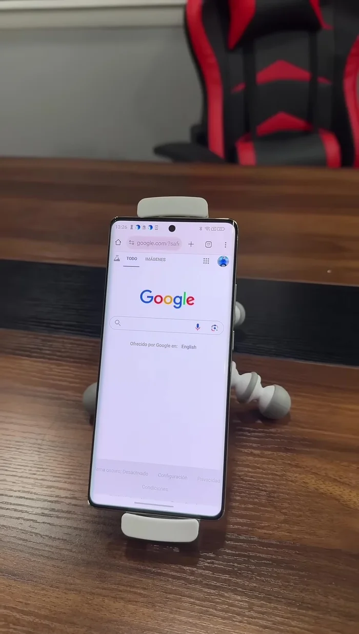 Desliza hacia abajo nuevamente y busca "Configuración de sitios".