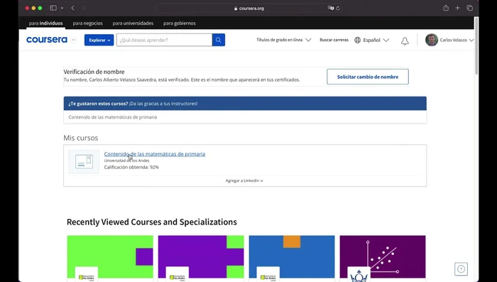 Una vez dentro del curso completado, busca el botón o enlace para descargar tu certificado.