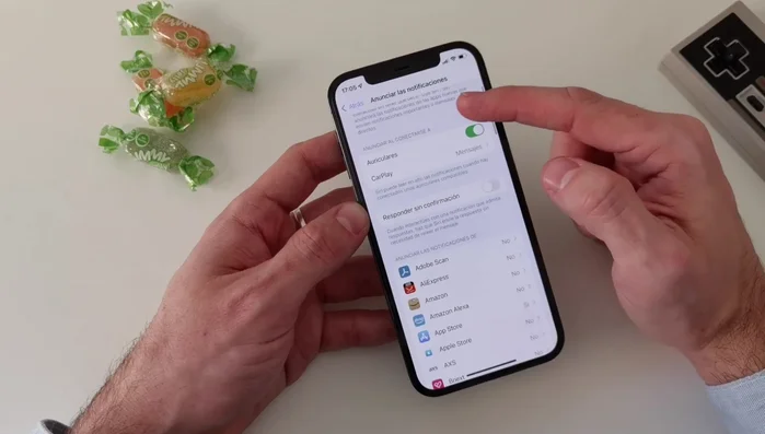 Configura la lectura de notificaciones con AirPods: Permite que Siri te lea las notificaciones al conectar tus auriculares.