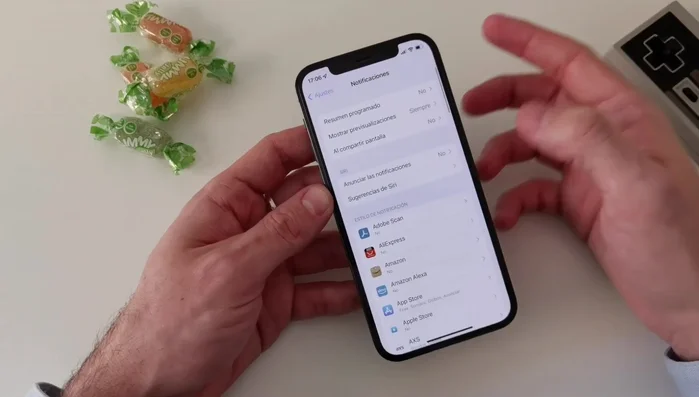 Configura la lectura de notificaciones con AirPods: Permite que Siri te lea las notificaciones al conectar tus auriculares.