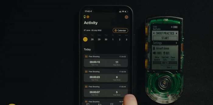 Revisa tu progreso en la pestaña de actividad, donde todo está ordenado por fecha. Tus videos también se almacenan ahí.