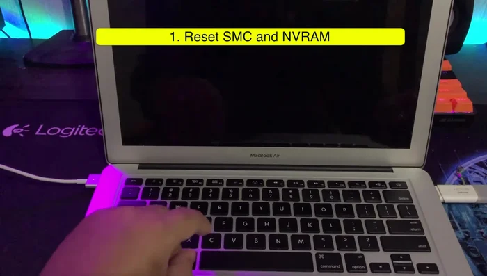 Restablecer el SMC restablecerá la información que se ocupa del inicio de este y la conexión rápida.