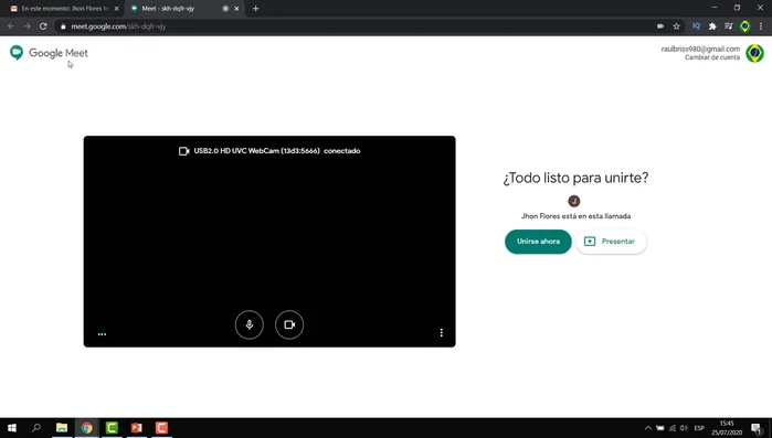 Activar o desactivar el micrófono y la cámara según sea necesario.