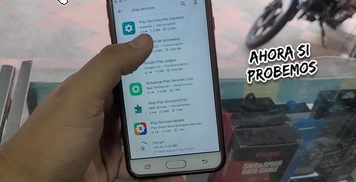Intentar descargar una aplicación de Google Play Store.