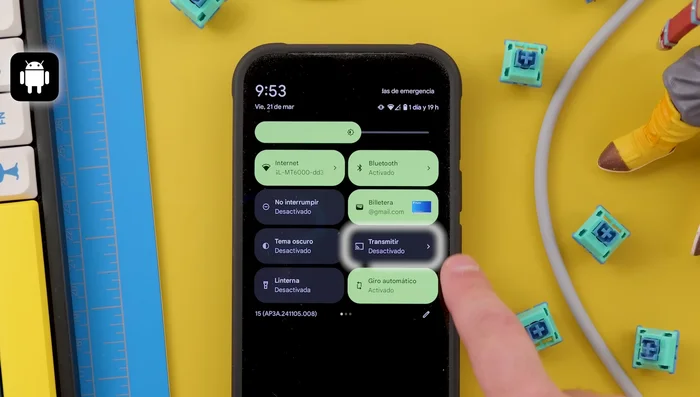 Busca el atajo "Transmitir".
