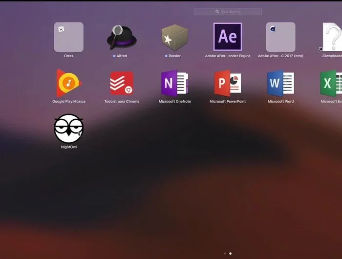 Abrir la aplicación. En la parte superior, verás un icono que te permite seleccionar entre el modo oscuro y el modo claro.