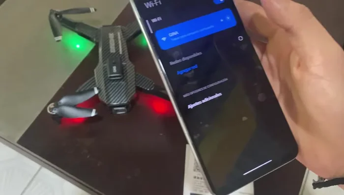 Inicia la aplicación y verifica la conexión del dron.