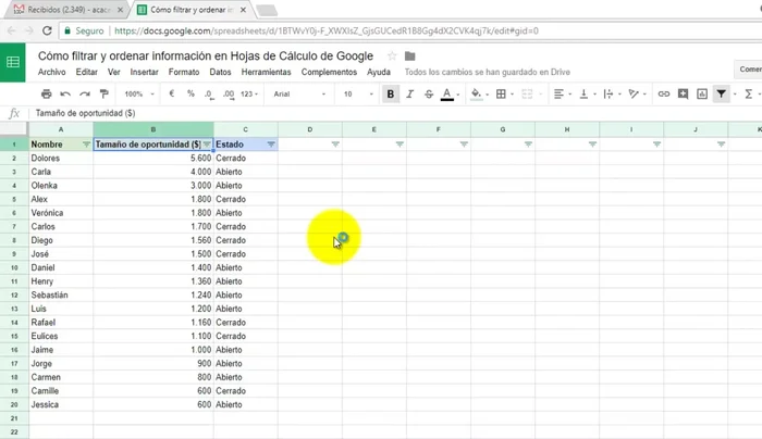 Seleccionar 'Ordenar de la A a la Z' o 'Ordenar de la Z a la A'.