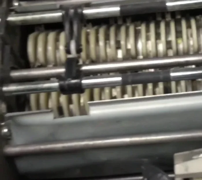 Reemplazar o reparar las piezas dañadas, si es necesario. (573.15)