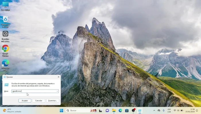 Presionar las teclas Windows + R y escribir 'gpedit.msc'.