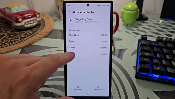 Pulsa en 'Borrar caché'.