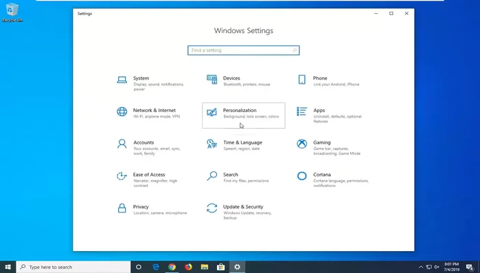 En 'Elige tu color', seleccionar la opción 'Elegir automáticamente un color de acento para mi fondo' (marcar la casilla).
