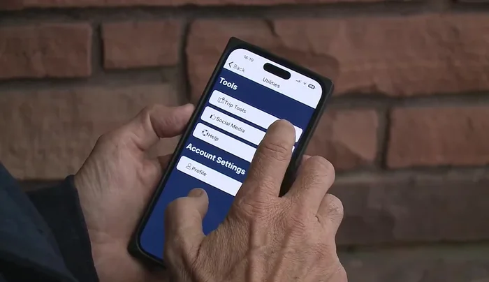 Consulta horarios y mapas de las rutas en tiempo real.