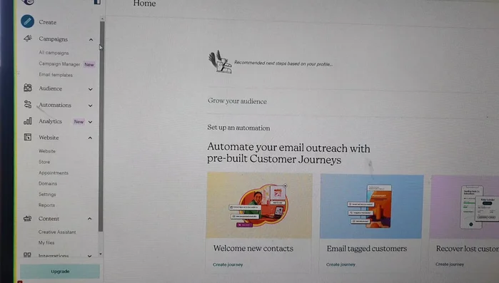 Crear un formulario utilizando la opción 'Crear formulario' dentro de 'Audiencias'.