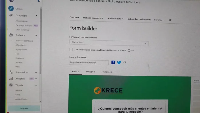 Editar el diseño del formulario cambiando el fondo, color, fuente y tamaño de la fuente en la pestaña 'Diseño'.