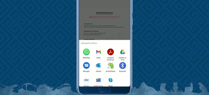 Comparte el formulario a través de WhatsApp, email, etc.