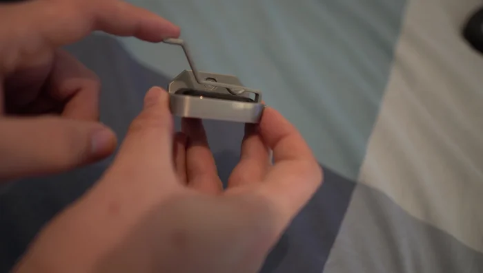 Utilizar el móvil/cámara para capturar una foto cada vez que el disparador remoto se active.