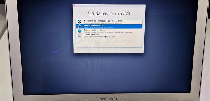 Abrir la 'Terminal'.
