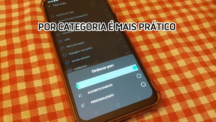 Ordenar la lista por categorías o por precio.