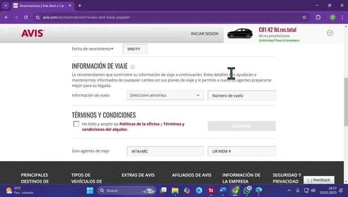 Proporciona información de viaje (destino, número de vuelo, etc.).