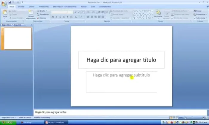 Seleccionar 'Presentación en blanco' y hacer clic en 'Crear' o doble clic en la opción.