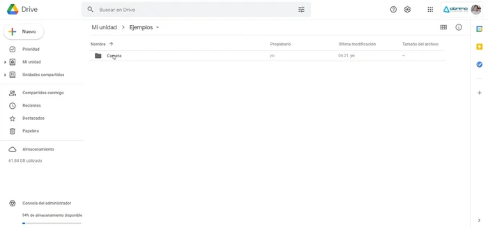 Localiza la carpeta que deseas compartir públicamente en Google Drive.