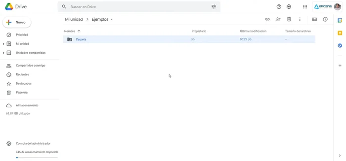 Envía el vínculo a las personas con las que deseas compartir la carpeta.